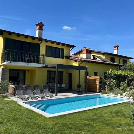 Holiday House Oljka Kobdilj Екстериор снимка