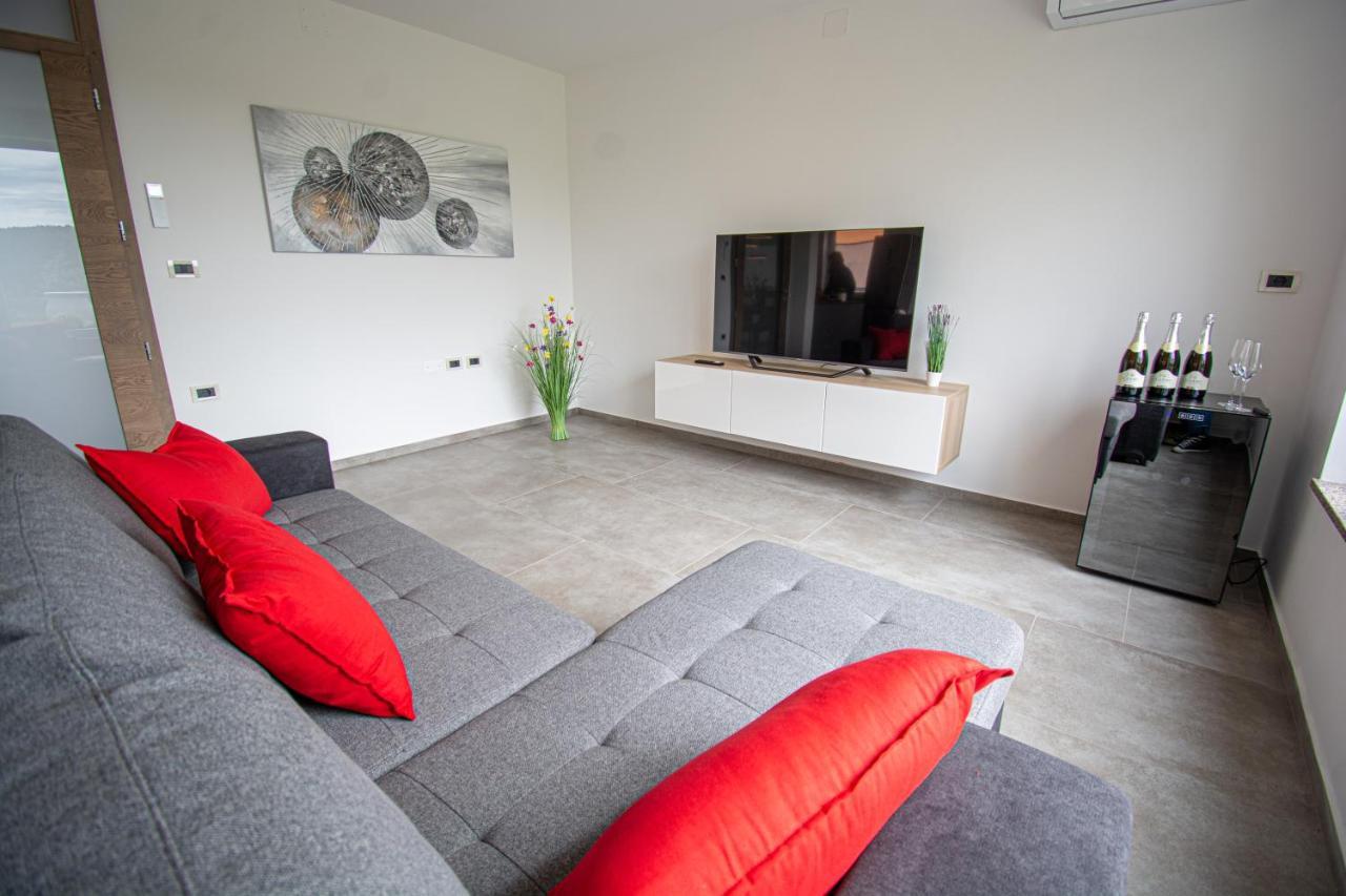 Holiday House Oljka Kobdilj Екстериор снимка